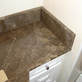 Habillage de meuble en marbre